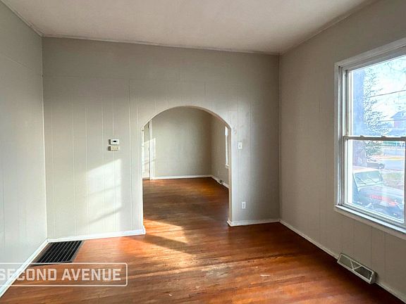 3rd image of 154 W Lebanon St