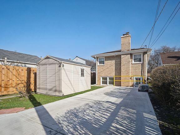 2nd image of 3865 W Pratt Ave
