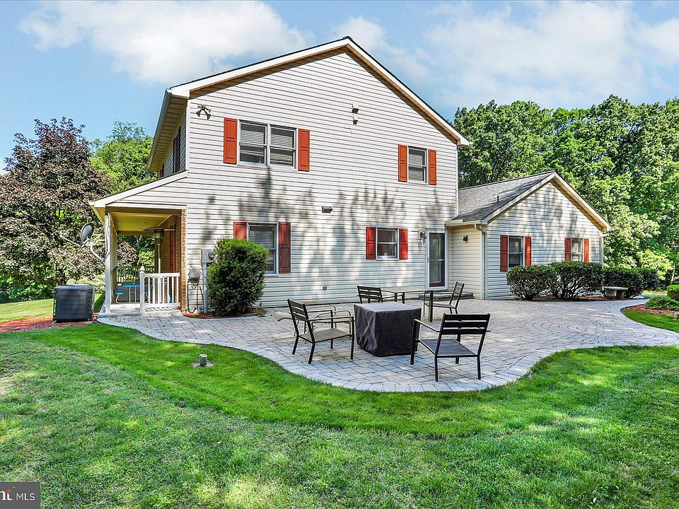 63 Lindsay Ln, Hanover, PA 17331 | Zillow