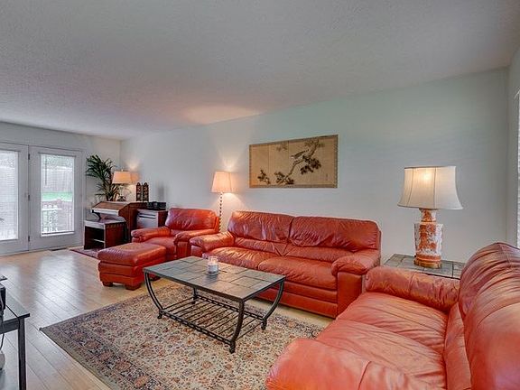 4th image of 2755 Shamu Dr