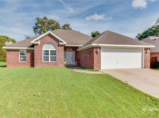 3201 NE 6th St, Bentonville, AR 72712