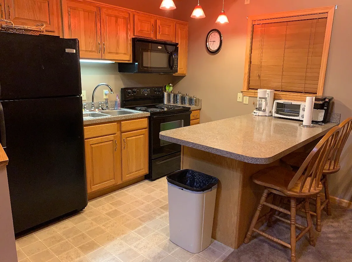 2 bed, 896 sqft, $1,800 — Photo 2