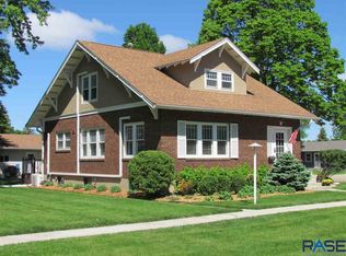 323 W Ave N, Madison, SD 57042