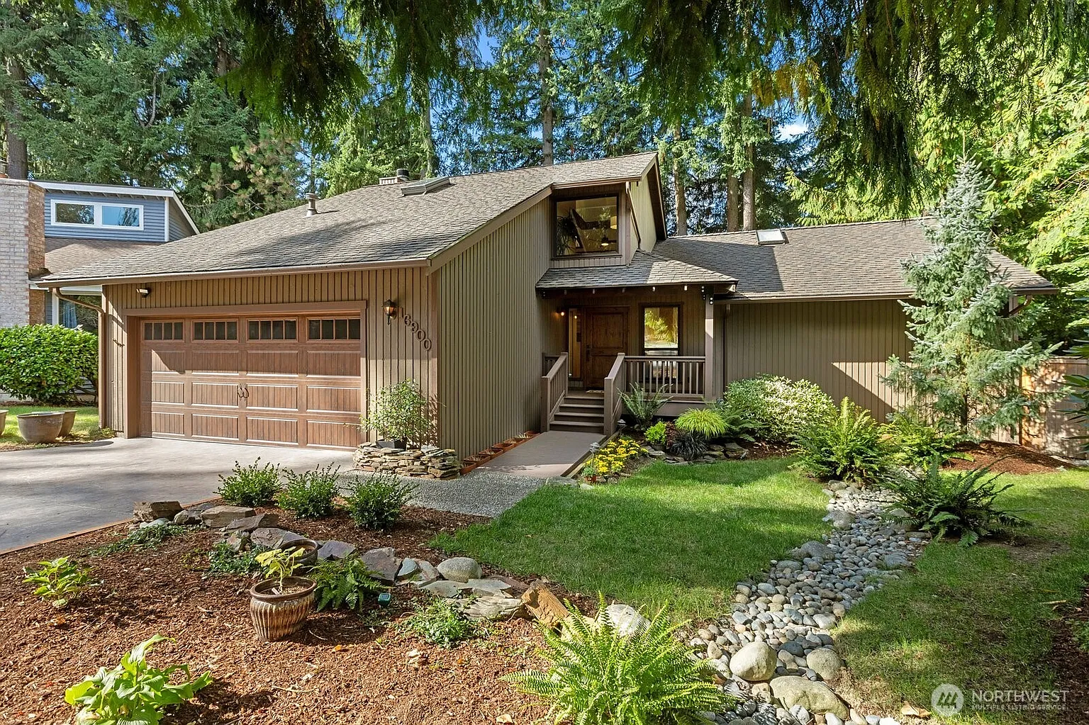 16900 NE 98th Court photo 1