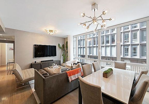 4th image of 22 Renwick St #3A