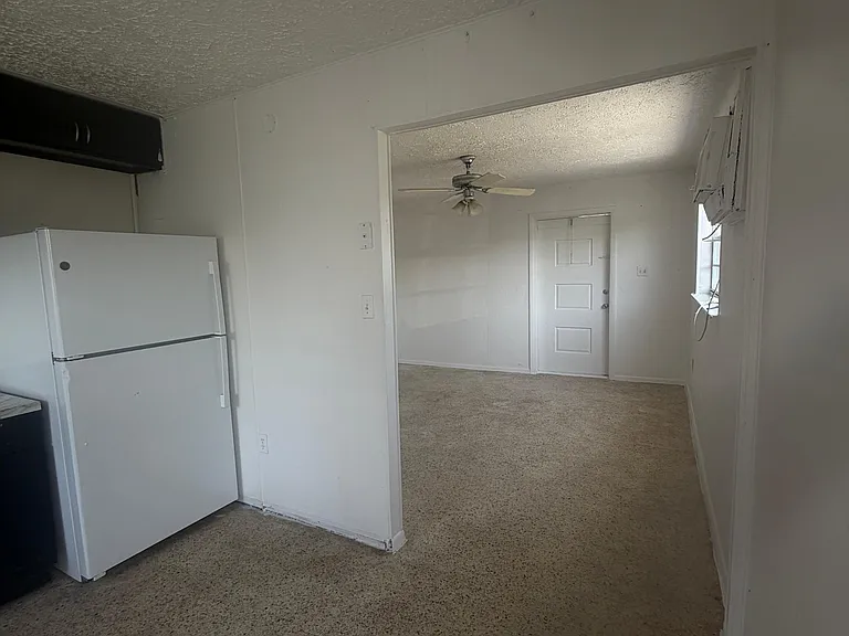 414 Avenue F #3 — Photo 6