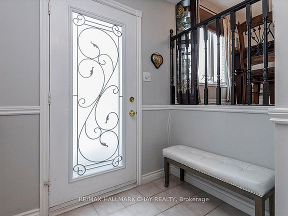 5th image of 36 Ridgeway Ave