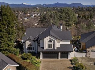 1072 Spring Ridge Dr, Redding, CA 96003