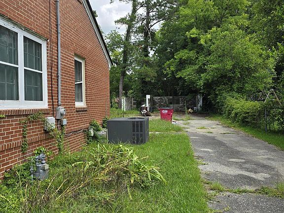 4th image of 3269 Arnwood Ave