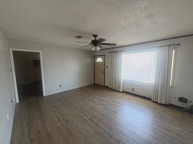 3 bed, 1232 sqft, $1,300 — Photo 2
