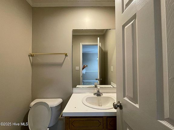 4th image of 3816 Sterling Pointe Dr Unit I7