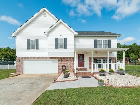 290 Russell Springs Dr, Lynchburg, VA 24501