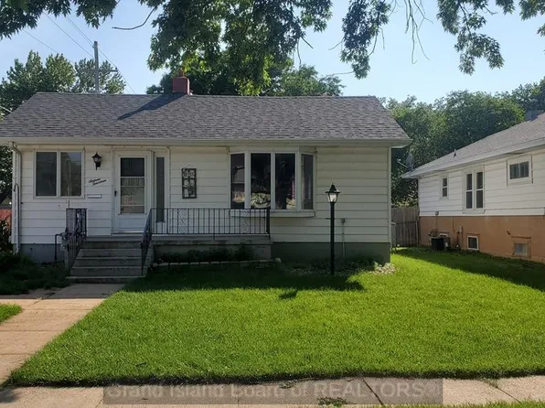 1614 N Walnut St, Grand Island, NE 68801