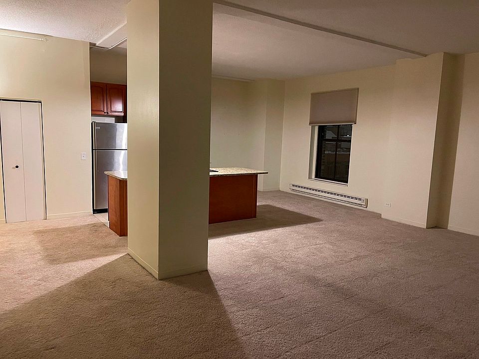 2nd image of 600 S Dearborn St APT 1011