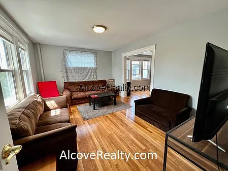Sterling St — Photo 5