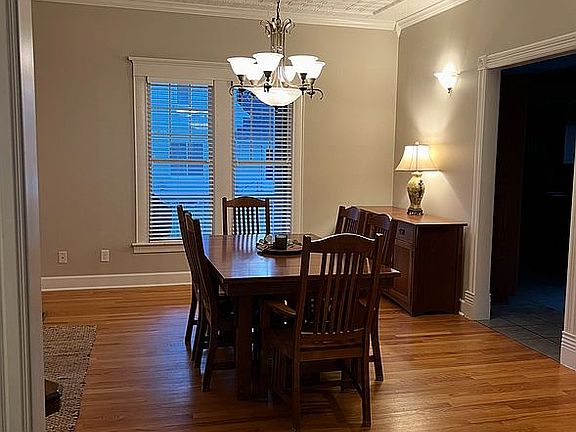Dining room w/tin ceiling 