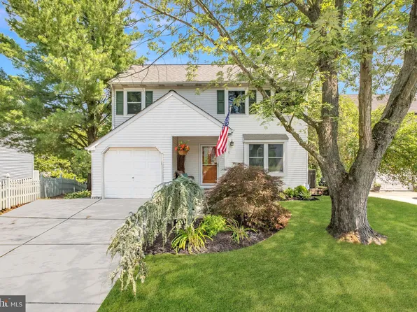 111 White Birch Ct, Cherry Hill, NJ 08003