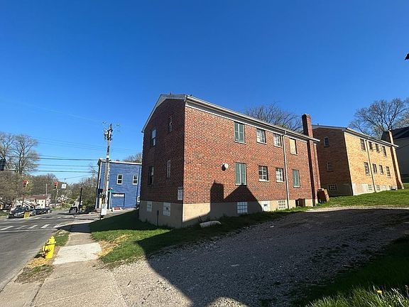 2nd image of 1091 Grand Ave