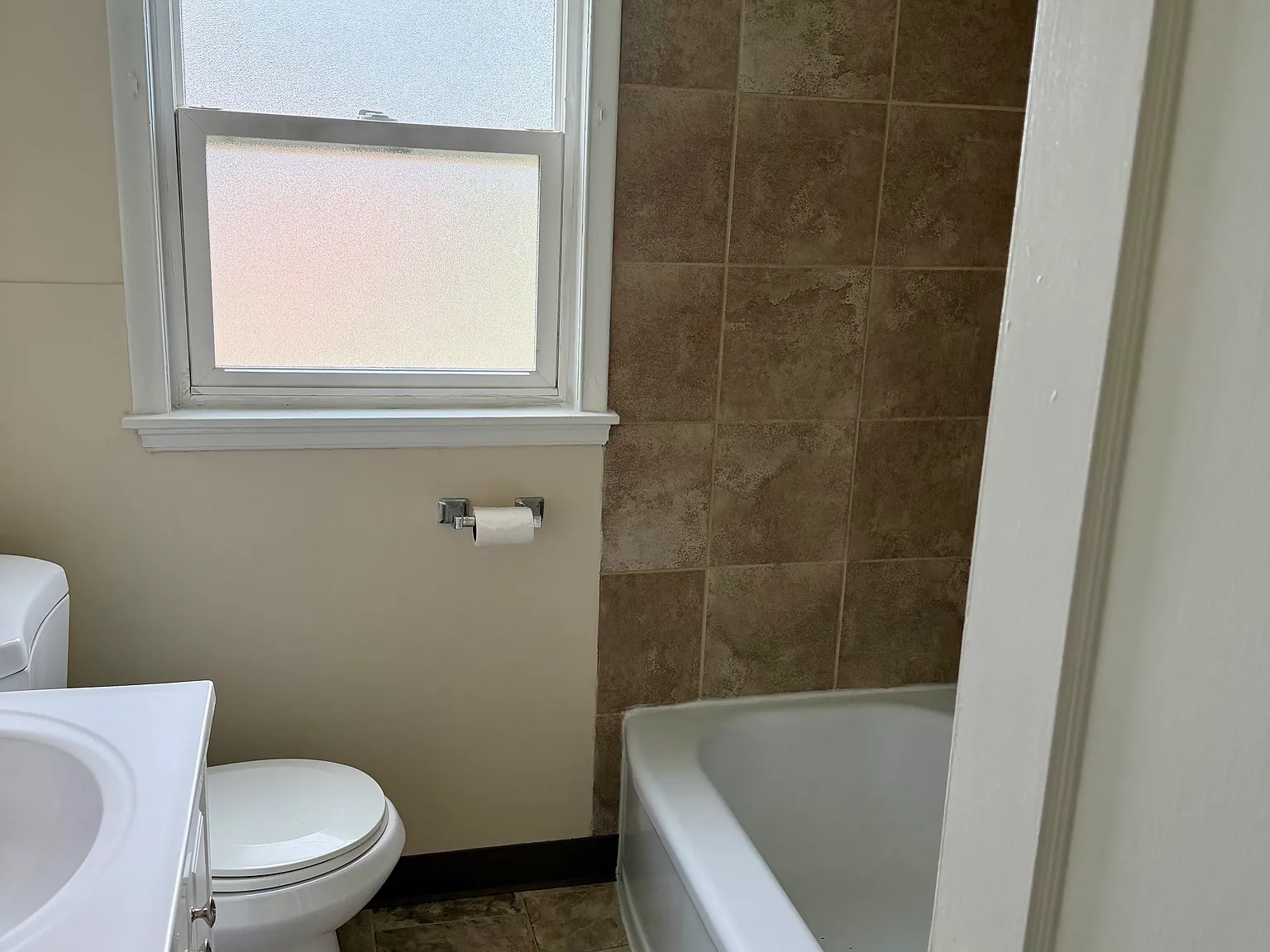 2 bed, 1100 sqft, $1,500 — Photo 4