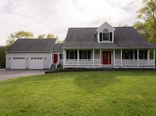 83 Crest Rd, Tiverton, RI 02878