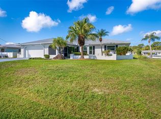 1952 Greenlawn Dr, Englewood, FL 34223