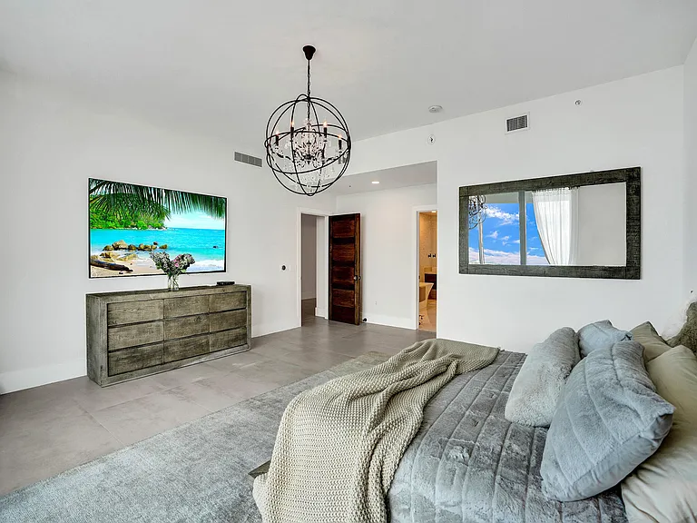 17301 Biscayne Blvd — Photo 44