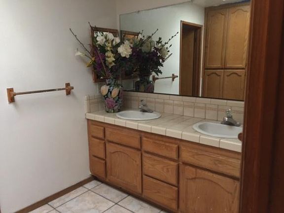 Main bathroom