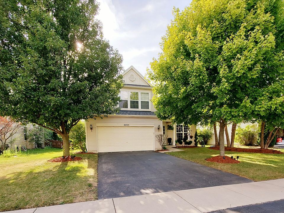 1st image of 2205 Ashbrook Ln