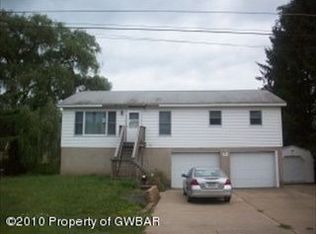 40 Park St, Dallas, PA 18612