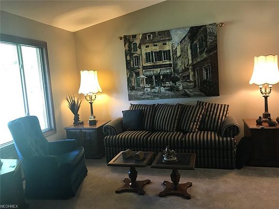 3rd image of 3285 Meanderwood Dr