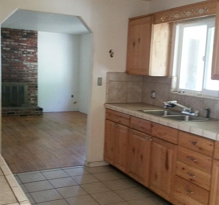 2nd image of 516 3rd St