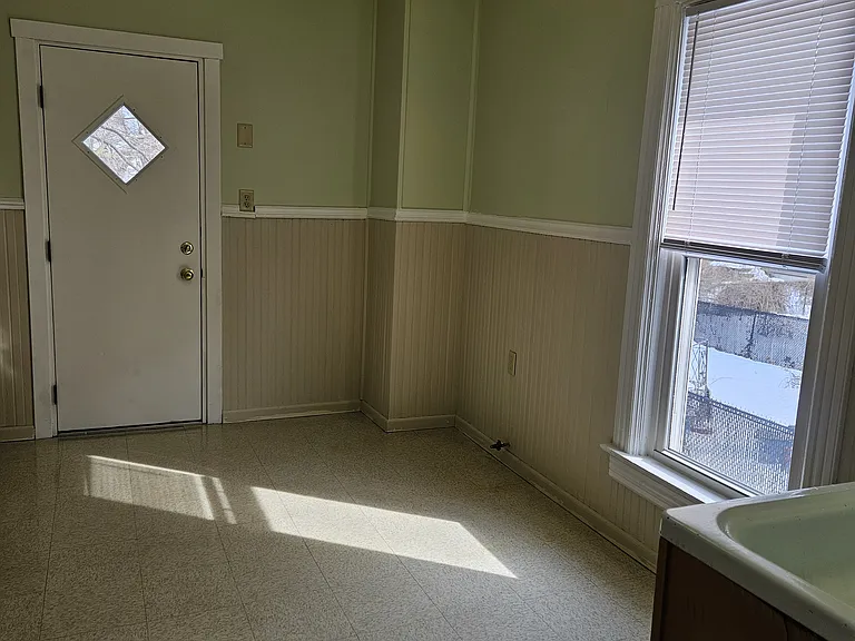 413 Walnut St #2 — Photo 6
