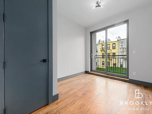 4th image of 1461 Gates Ave APT 2G