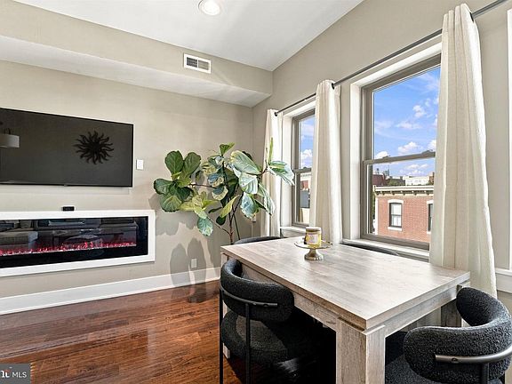 5th image of 929 N 2nd St #3