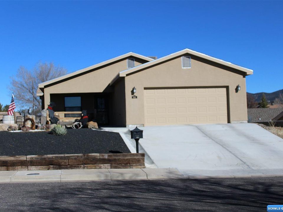1st image of 501 Los Pinos St