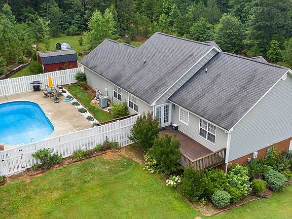2nd image of 268 Southern Oaks Dr SE