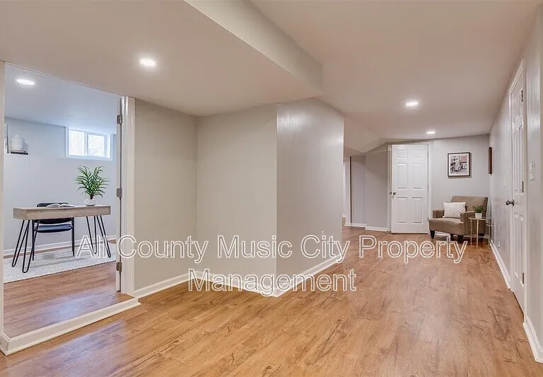 209 Rhine Dr — Photo 16