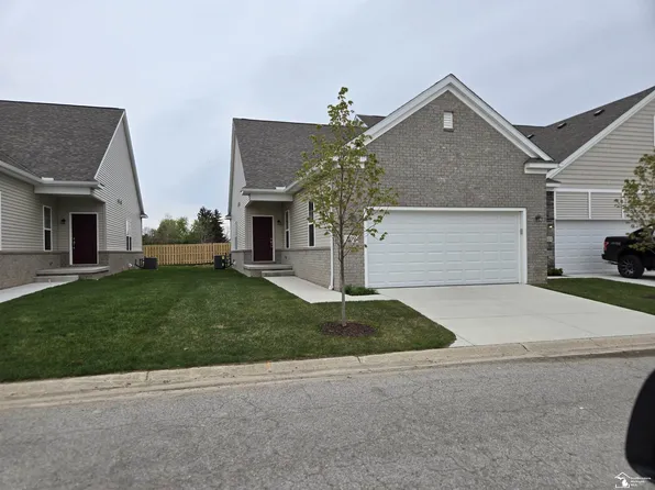 809 Plum Village Dr, Monroe, MI 48161
