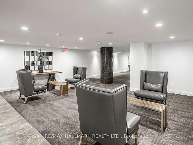 85 E Liberty St #812 — Photo 43