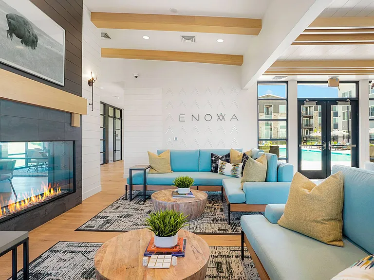 Enova — Photo 19