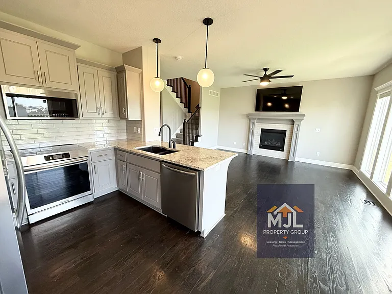 1505 Shane Ln — Photo 11