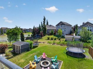 325 E Bayside Cres SW, Airdrie, AB T4B 4H1