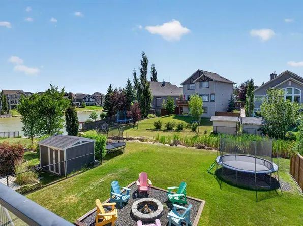 325 E Bayside Cres SW, Airdrie, AB T4B 4H1