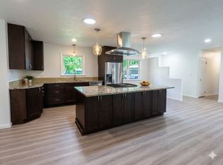 295 W 146th St, Carmel, IN 46032