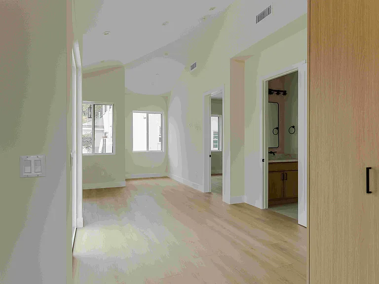 1215 N Verdugo Rd #D — Photo 9