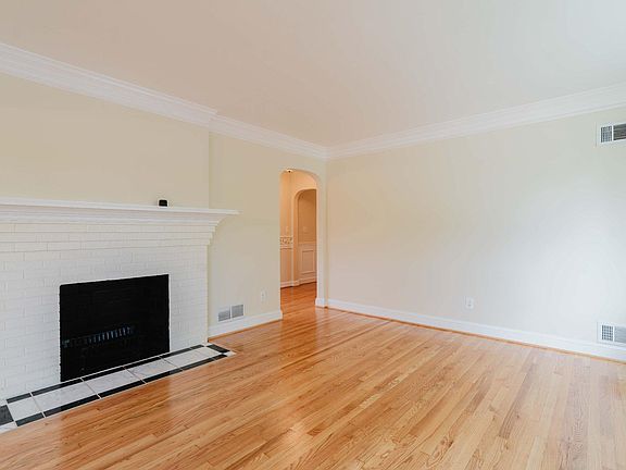 3rd image of 10200 Duvawn Pl