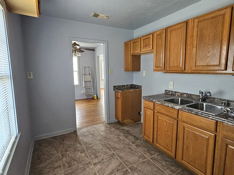 5616 Thomas Ln — Photo 16