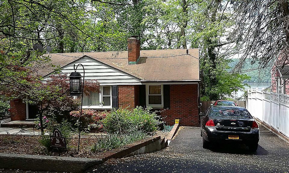 1st image of 26 Roberts Ln