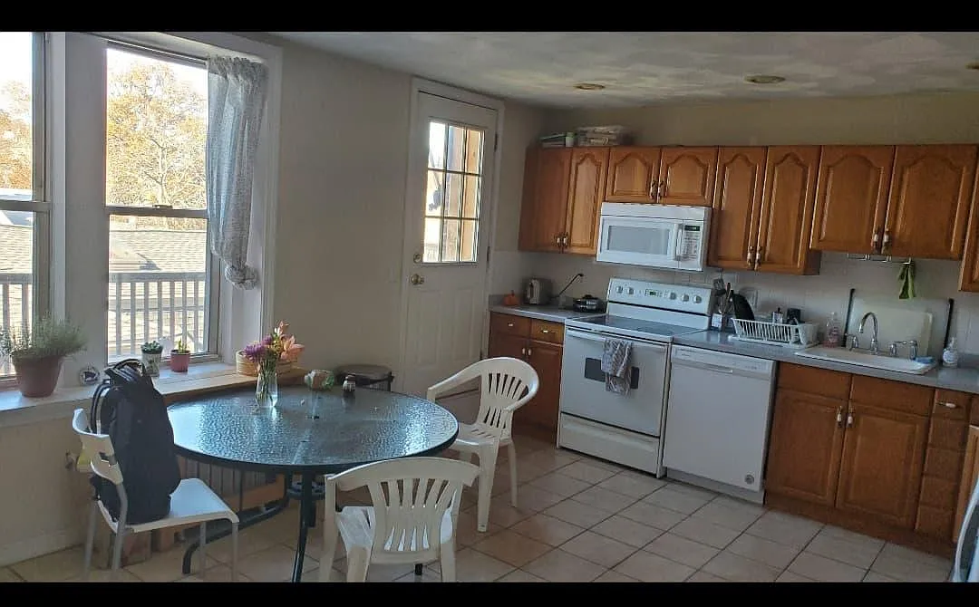 3 bed, 1550 sqft, $4,500 — Photo 1