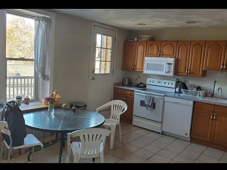 152 Harvard St #7 — Photo 1